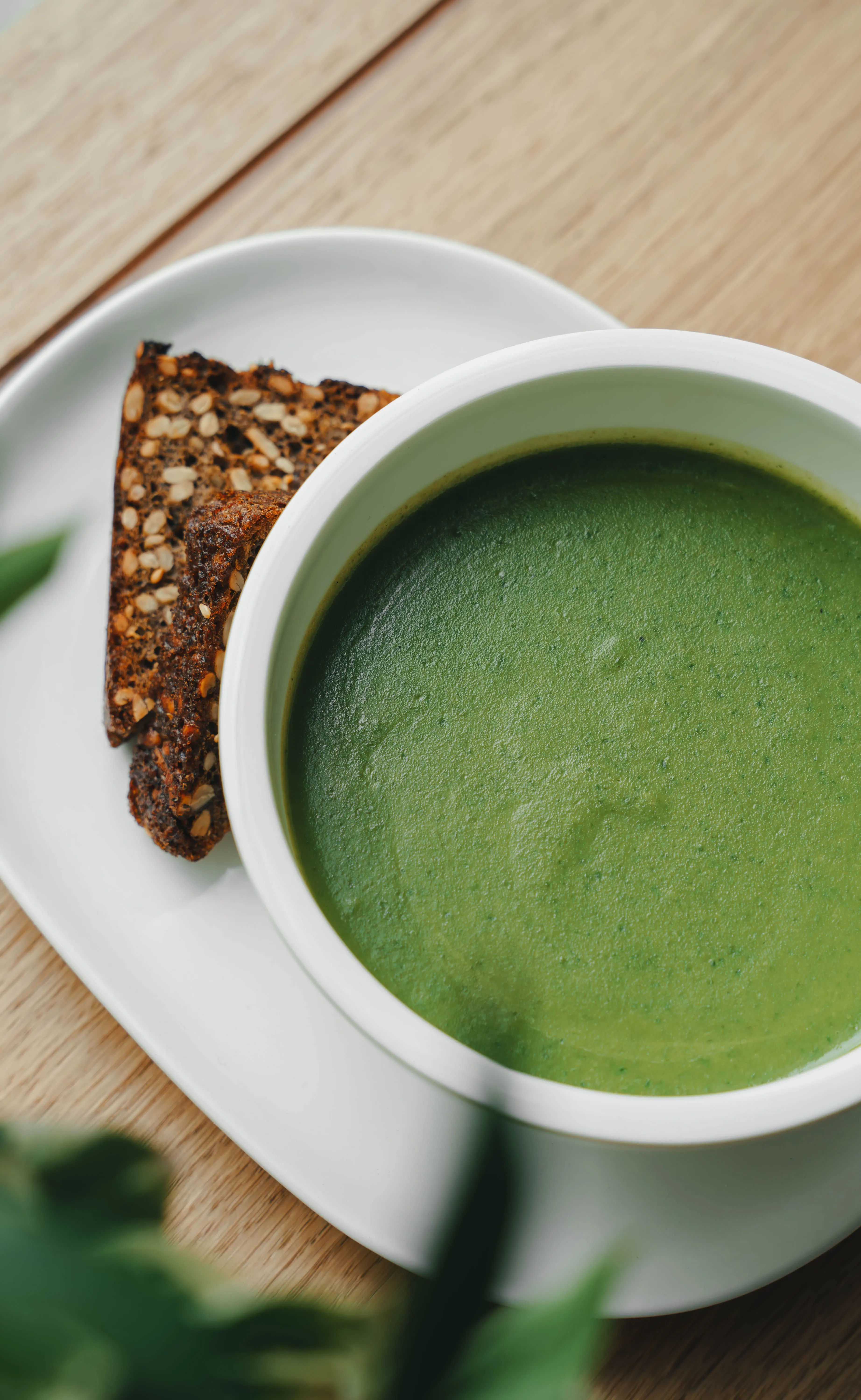 Pistachio dessert slice